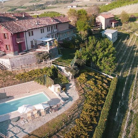 Poggio Dei Farinetti Bed & Breakfast Diano dʼAlba Dış mekan fotoğraf