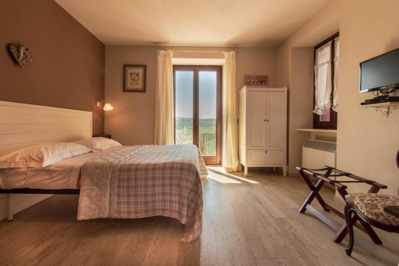 Poggio Dei Farinetti Bed & Breakfast Diano dʼAlba Dış mekan fotoğraf