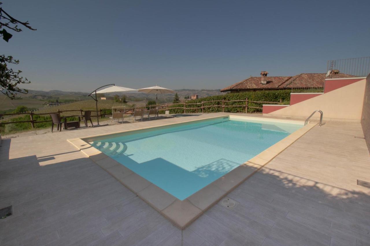 Poggio Dei Farinetti Bed & Breakfast Diano dʼAlba Dış mekan fotoğraf