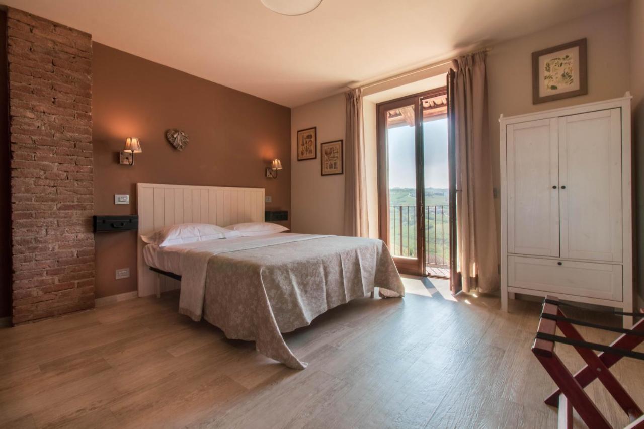 Poggio Dei Farinetti Bed & Breakfast Diano dʼAlba Dış mekan fotoğraf