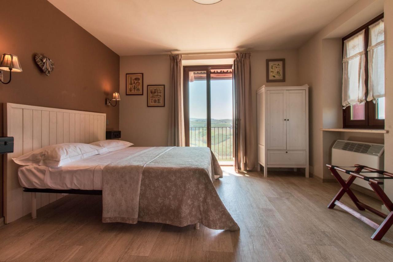 Poggio Dei Farinetti Bed & Breakfast Diano dʼAlba Dış mekan fotoğraf