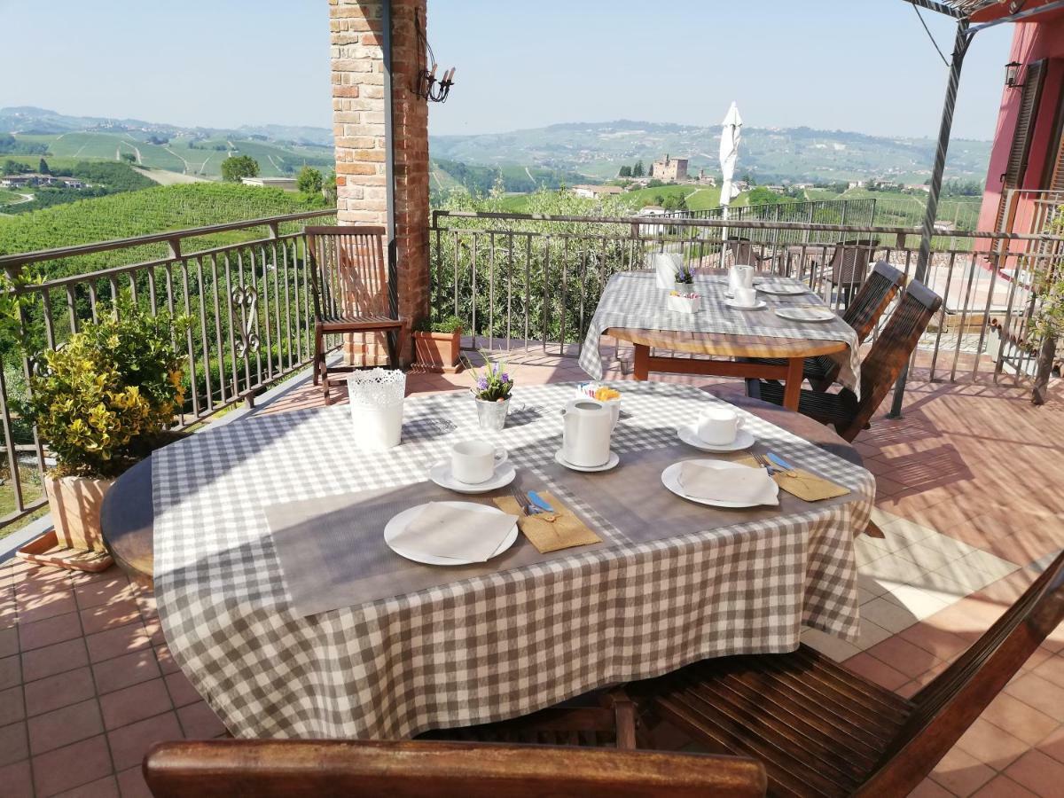 Poggio Dei Farinetti Bed & Breakfast Diano dʼAlba Dış mekan fotoğraf