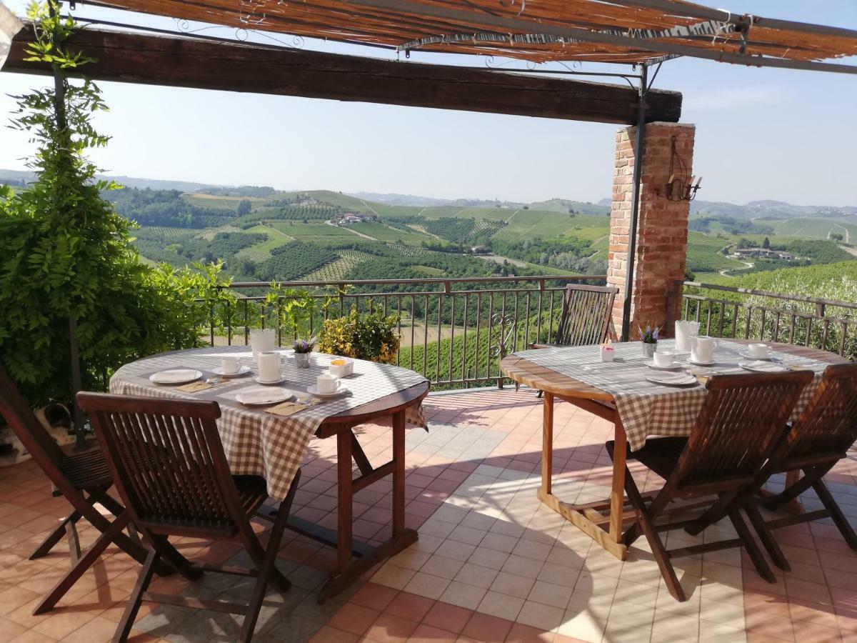 Poggio Dei Farinetti Bed & Breakfast Diano dʼAlba Dış mekan fotoğraf
